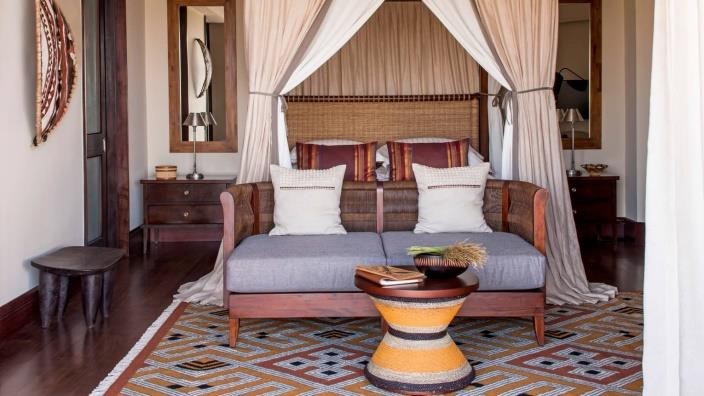 Serengeti National Park Tour Guide Safaris